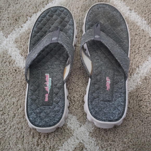 Skechers flip flops with memory foam Clearance